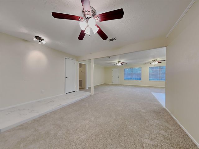 16418 Forest Bend Avenue, Friendswood, TX 77546