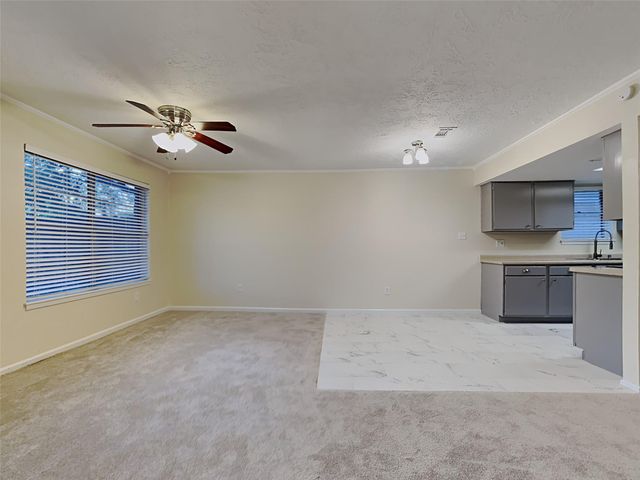 16418 Forest Bend Avenue, Friendswood, TX 77546