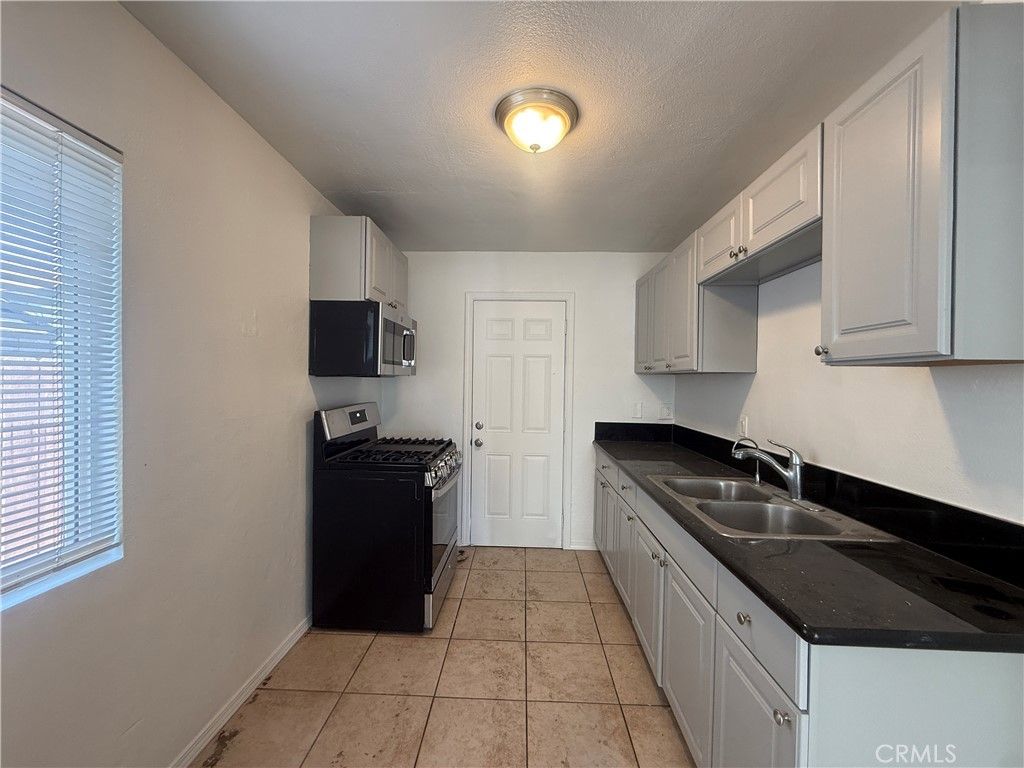 Image 2 of property listing at 311 E Cummings, Long Beach, CA 90805