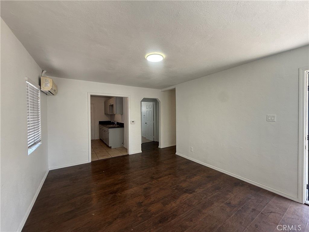 Image 3 of property listing at 311 E Cummings, Long Beach, CA 90805