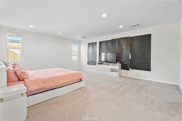 27606 Skylark Lane, Saugus, CA 91350