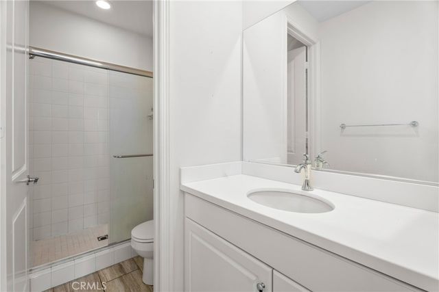 27606 Skylark Lane, Saugus, CA 91350