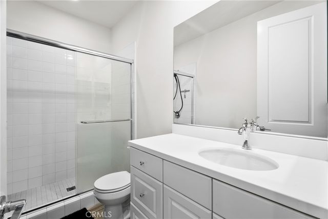 27606 Skylark Lane, Saugus, CA 91350