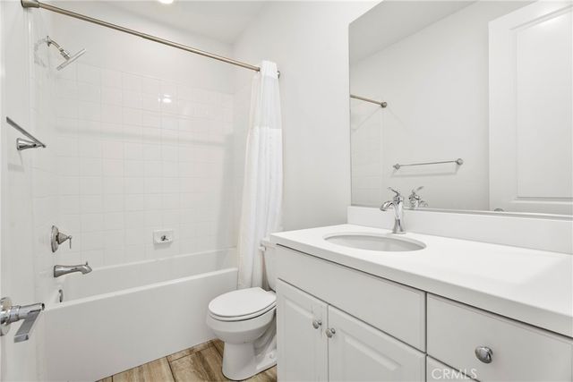 27606 Skylark Lane, Saugus, CA 91350