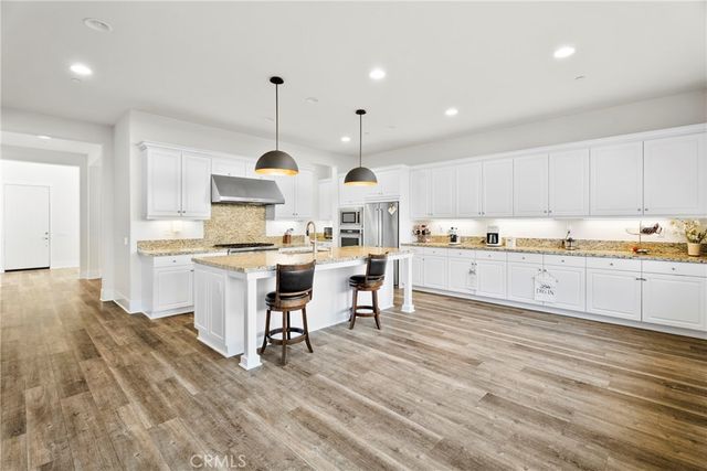 27606 Skylark Lane, Saugus, CA 91350