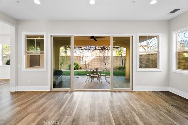 27606 Skylark Lane, Saugus, CA 91350