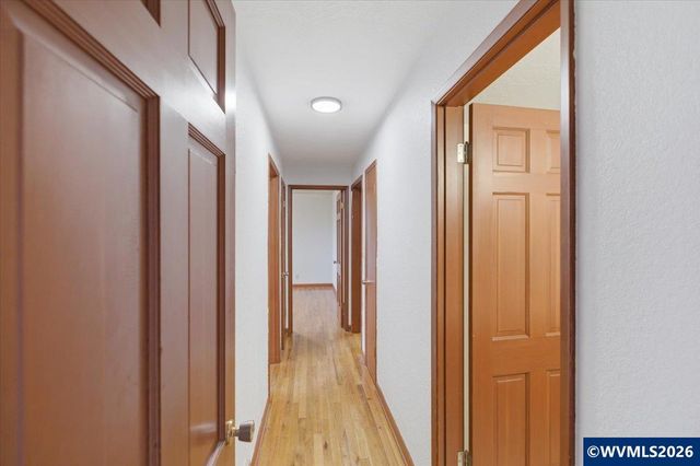 1320 Arrow St NW, Salem, OR 97304