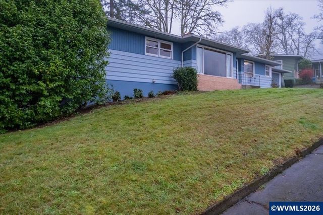 1320 Arrow St NW, Salem, OR 97304
