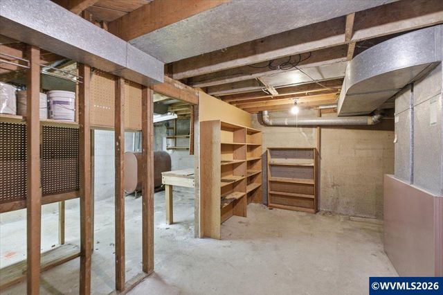 1320 Arrow St NW, Salem, OR 97304