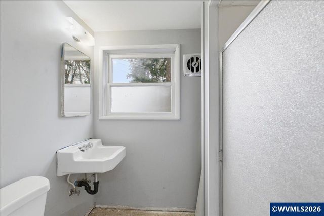 1320 Arrow St NW, Salem, OR 97304