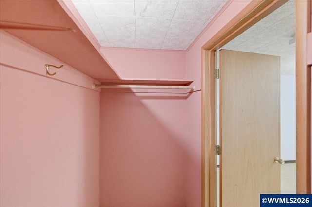 1320 Arrow St NW, Salem, OR 97304