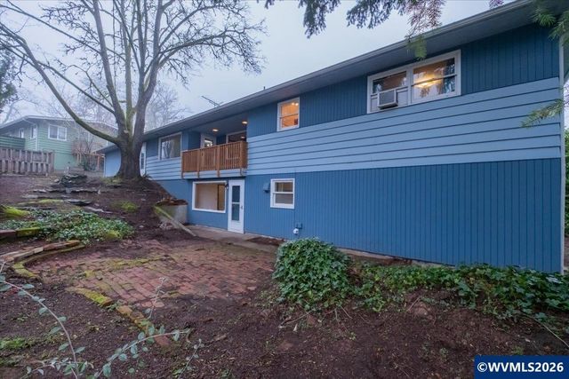 1320 Arrow St NW, Salem, OR 97304