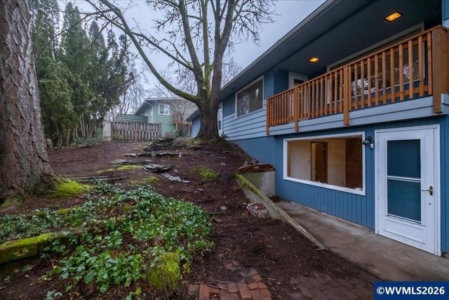 1320 Arrow St NW, Salem, OR 97304