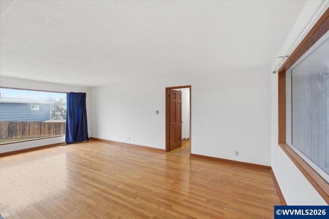 1320 Arrow St NW, Salem, OR 97304