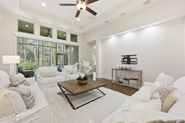 410 WINGSTONE Drive, Jacksonville, FL 32081