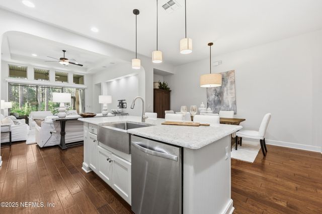 410 WINGSTONE Drive, Jacksonville, FL 32081