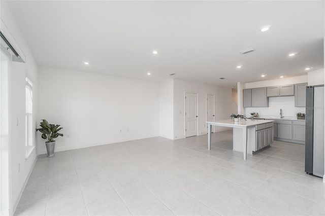 32129 POND APPLE BEND, San Antonio, FL 33576