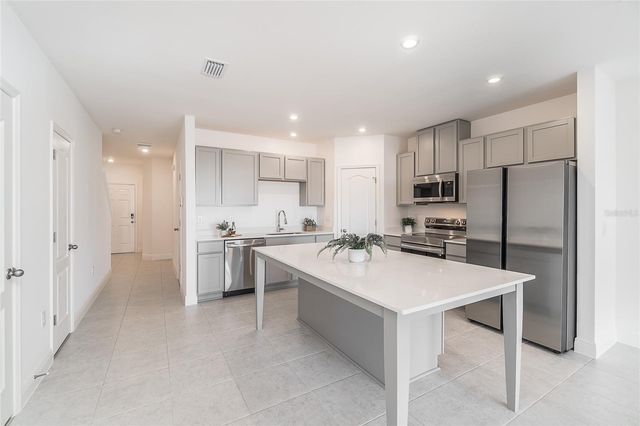 32129 POND APPLE BEND, San Antonio, FL 33576