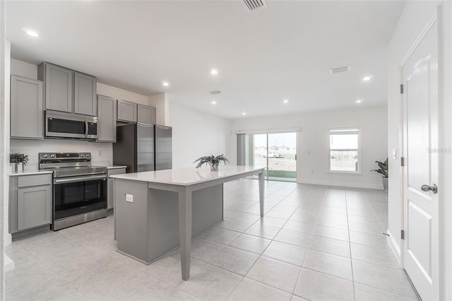 32129 POND APPLE BEND, San Antonio, FL 33576
