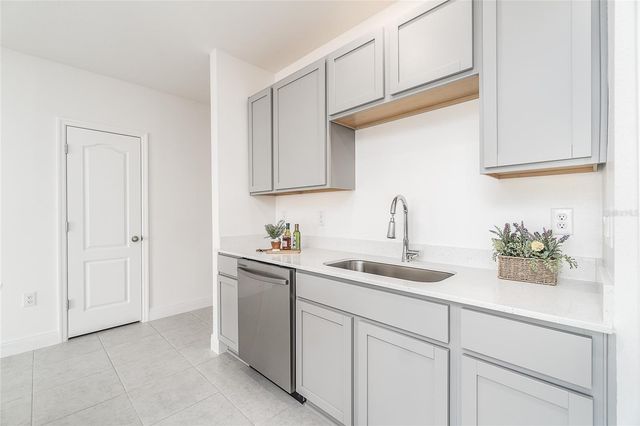 32129 POND APPLE BEND, San Antonio, FL 33576