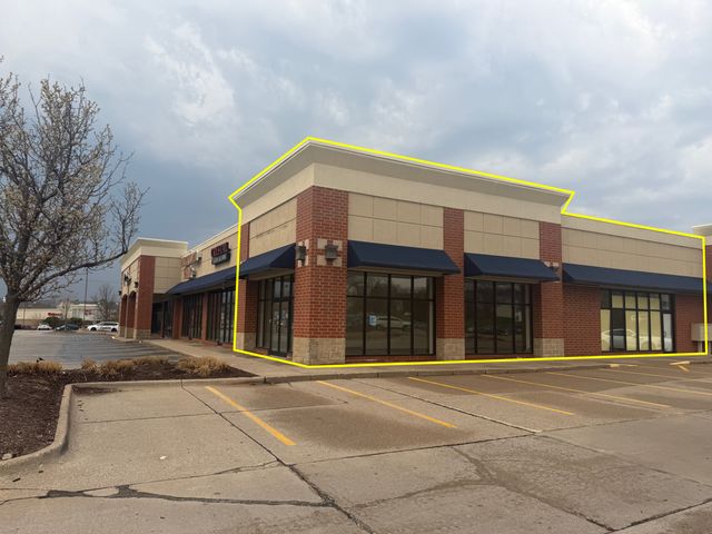 2884 Devils Glen Road, Bettendorf, IA 52722