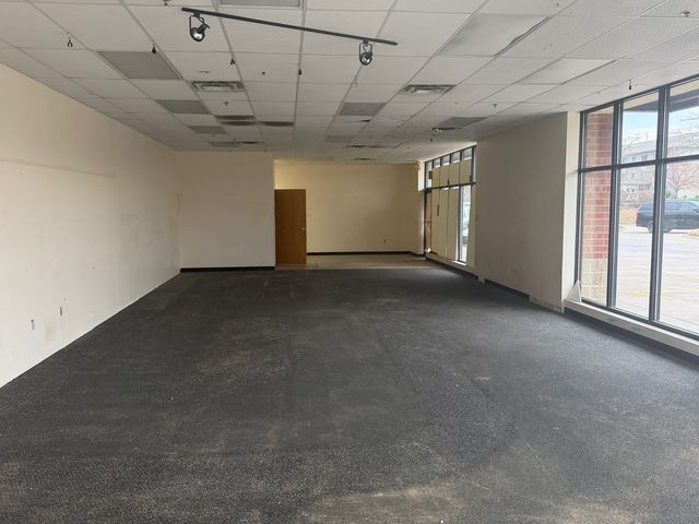 2884 Devils Glen Road, Bettendorf, IA 52722