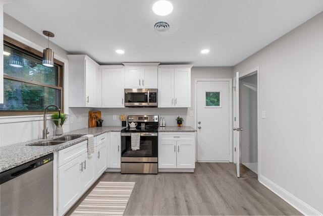 209 Downer Dr, Clarksville, TN 37042