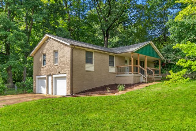 209 Downer Dr, Clarksville, TN 37042