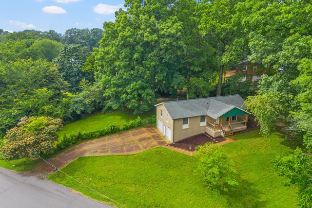 209 Downer Dr, Clarksville, TN 37042