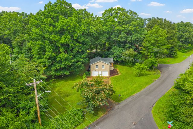 209 Downer Dr, Clarksville, TN 37042