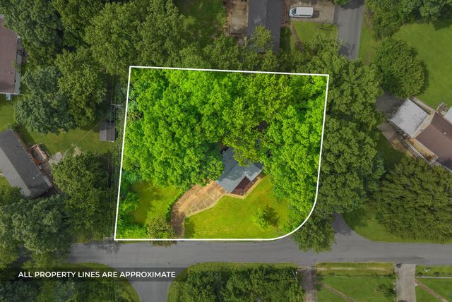 209 Downer Dr, Clarksville, TN 37042
