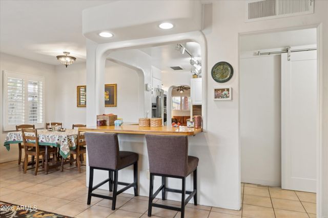 1929 E CLARENDON Avenue, Phoenix, AZ 85016