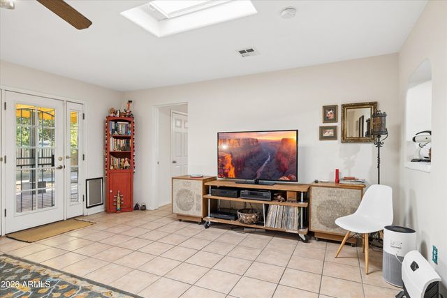 1929 E CLARENDON Avenue, Phoenix, AZ 85016