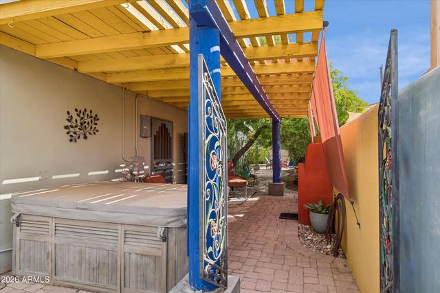 1929 E CLARENDON Avenue, Phoenix, AZ 85016