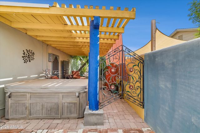1929 E CLARENDON Avenue, Phoenix, AZ 85016