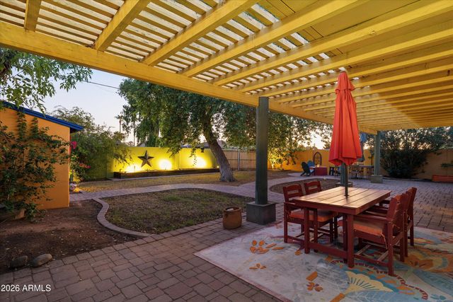 1929 E CLARENDON Avenue, Phoenix, AZ 85016