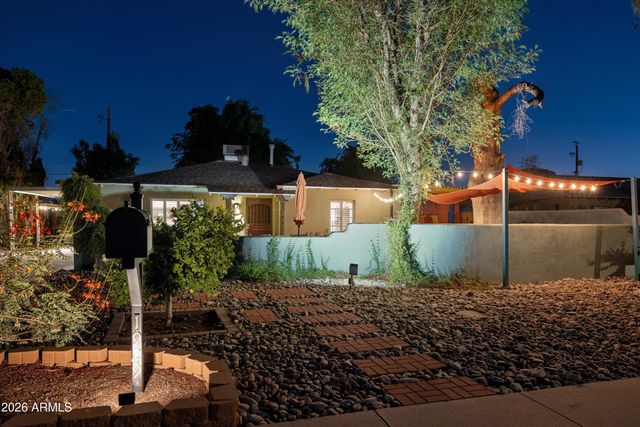 1929 E CLARENDON Avenue, Phoenix, AZ 85016