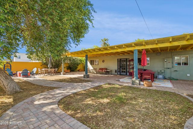 1929 E CLARENDON Avenue, Phoenix, AZ 85016