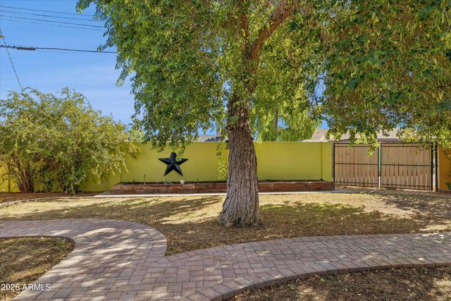 1929 E CLARENDON Avenue, Phoenix, AZ 85016