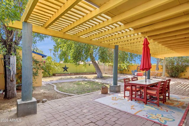 1929 E CLARENDON Avenue, Phoenix, AZ 85016