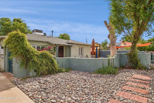 1929 E CLARENDON Avenue, Phoenix, AZ 85016