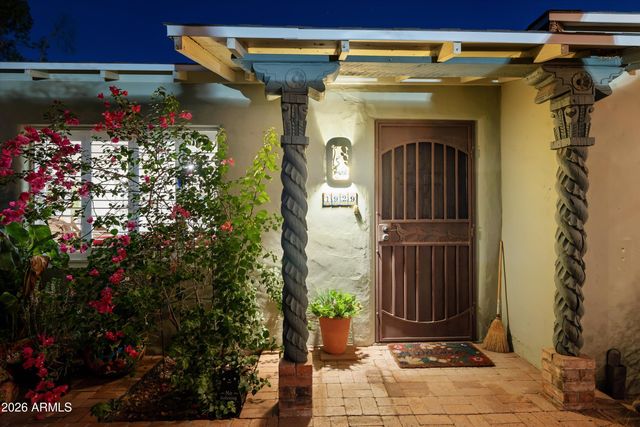1929 E CLARENDON Avenue, Phoenix, AZ 85016