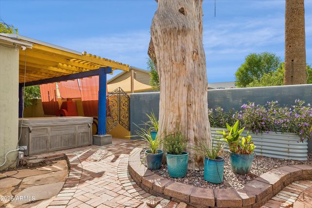 1929 E CLARENDON Avenue, Phoenix, AZ 85016