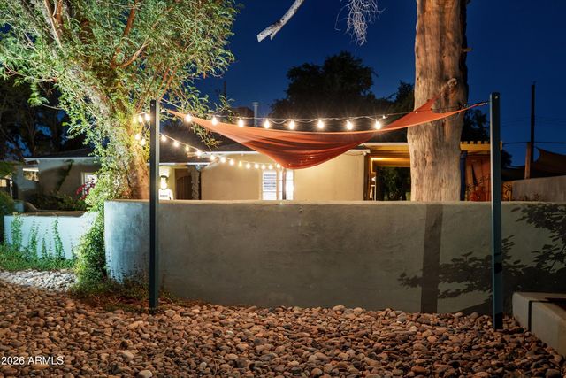 1929 E CLARENDON Avenue, Phoenix, AZ 85016