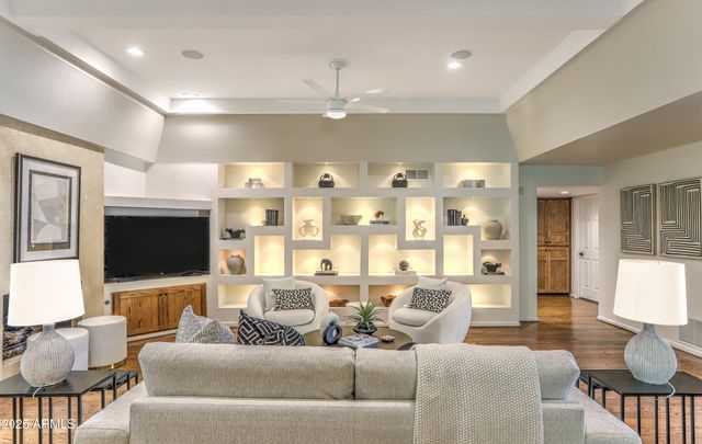 7337 E ECHO Lane, Scottsdale, AZ 85258