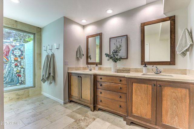 7337 E ECHO Lane, Scottsdale, AZ 85258