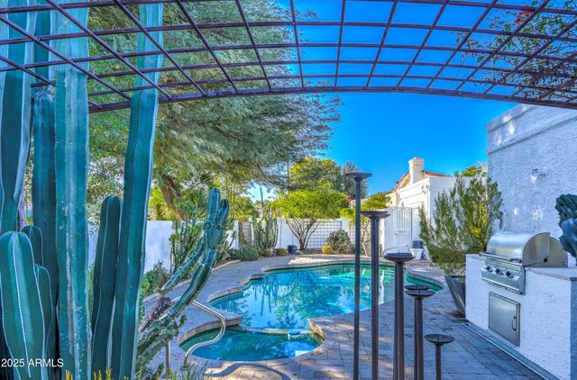 7337 E ECHO Lane, Scottsdale, AZ 85258