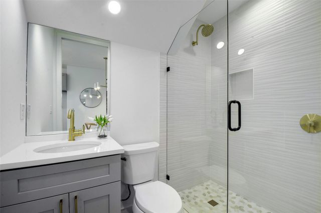 1202 Perez ST A, Austin, TX 78721