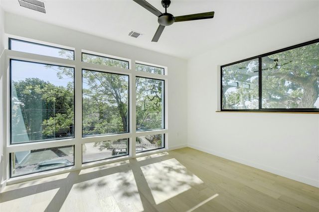 1202 Perez ST A, Austin, TX 78721