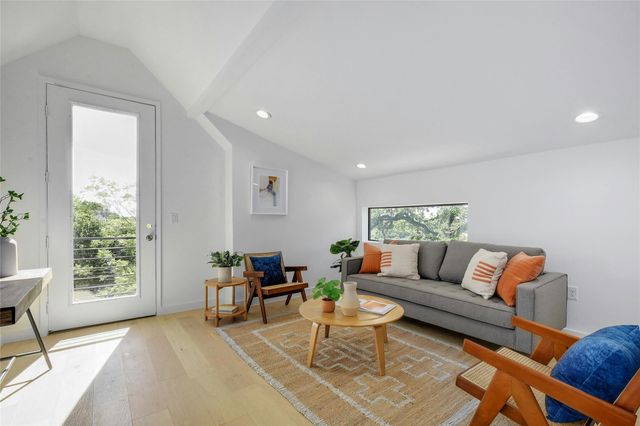 1202 Perez ST A, Austin, TX 78721